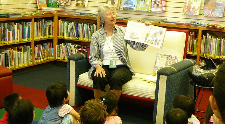  kids at library